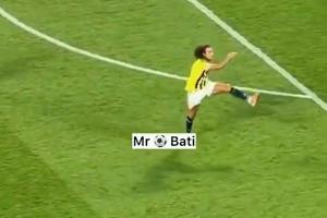 贡多齐夸张“高抬腿跨栏”庆祝引爆冲突！赛后险遭里昂一教练飞踢